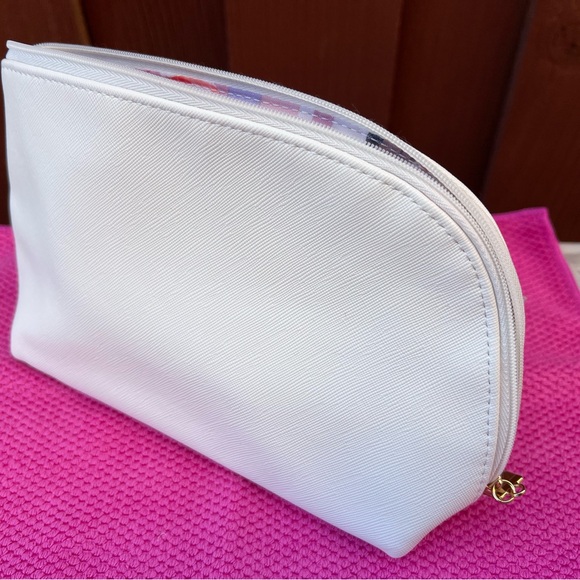 🩷Mary Kay🩷 Forever Diamonds Set: Eau de Parfum, Shower Gel, Cosmetic Bag - Picture 5 of 5